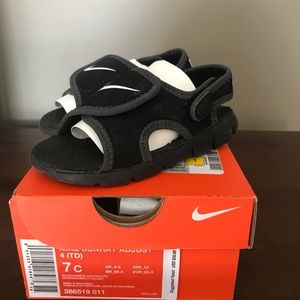 Toddler Nike sandals size 7